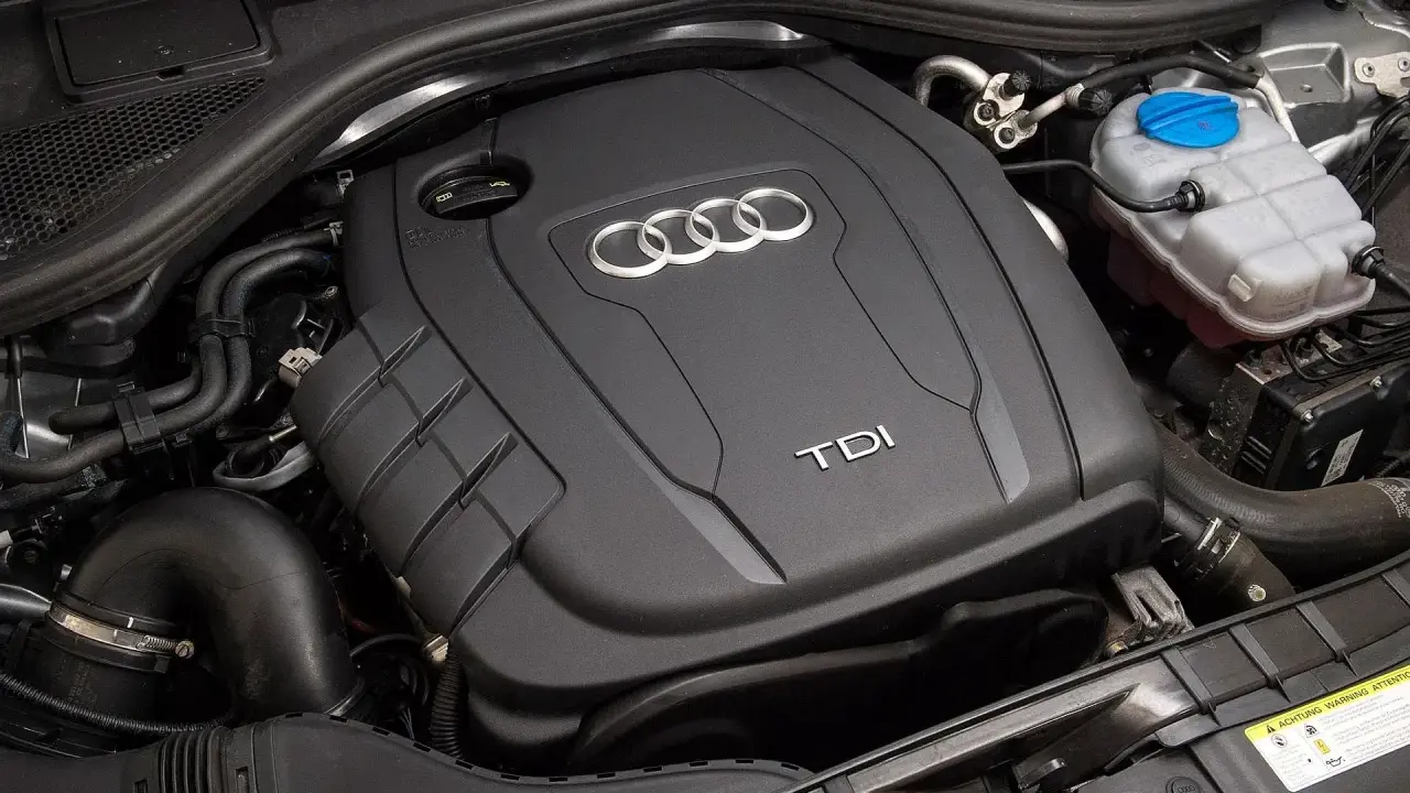 Silnik TDI w Audi A6 C7, produkowanym w latach 2011-2018, gotowy do pracy.