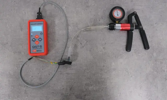 Tester QST-5 i próżniomierz do sprawdzenia, jak sprawdzić map sensor.